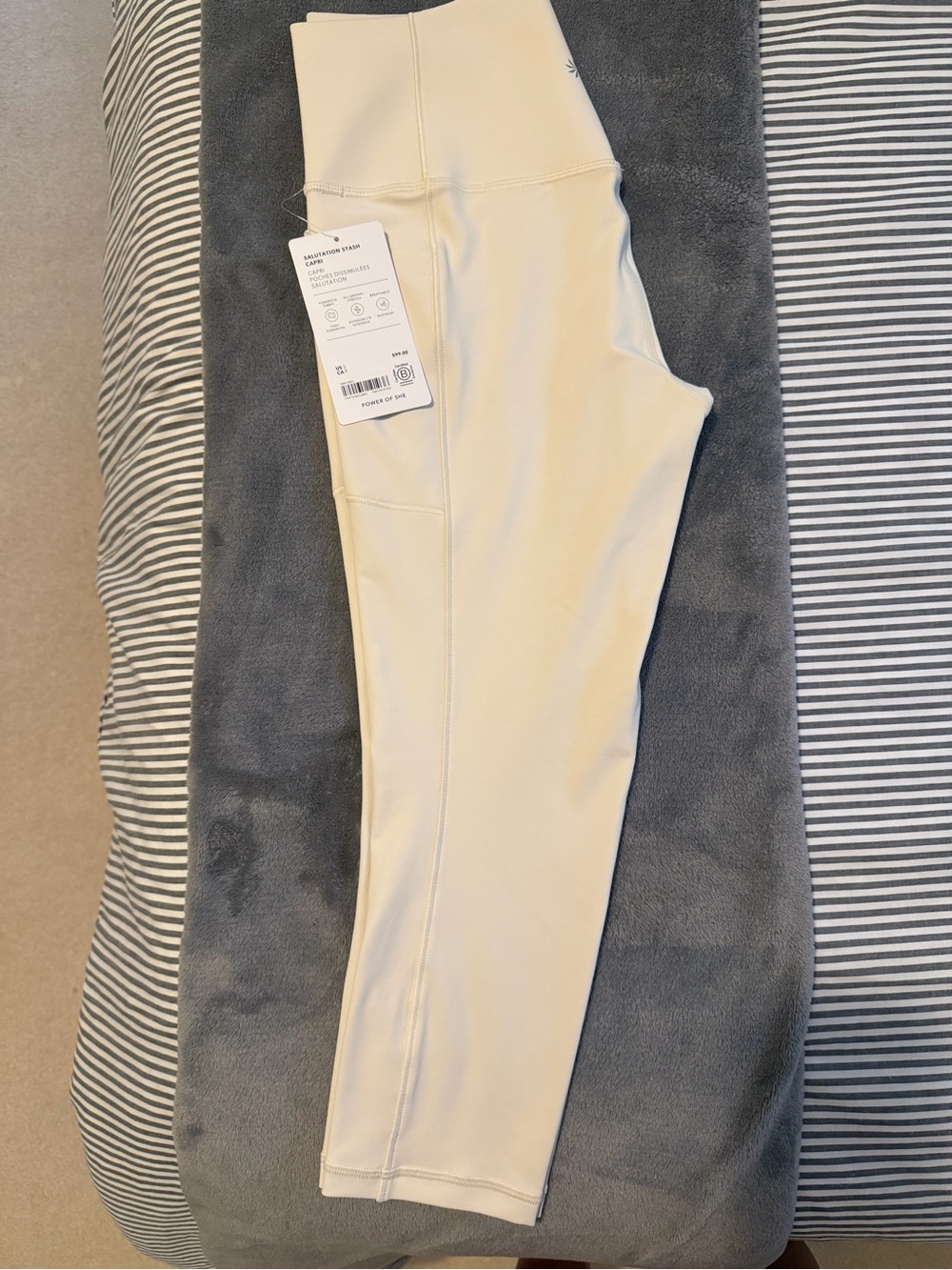 Athleta Salutation Stash Capri - NWT - Small